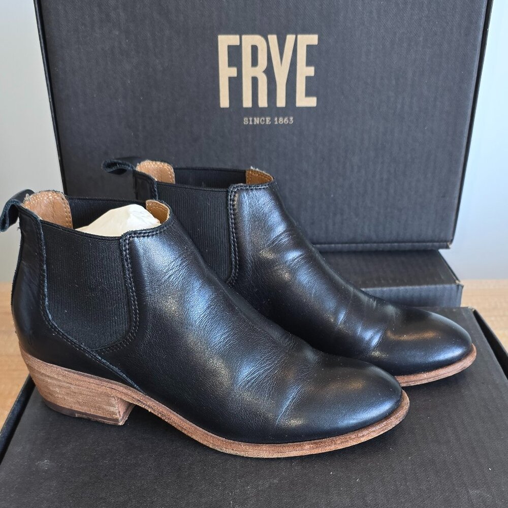 Frye Carson Chelsea Boot Black